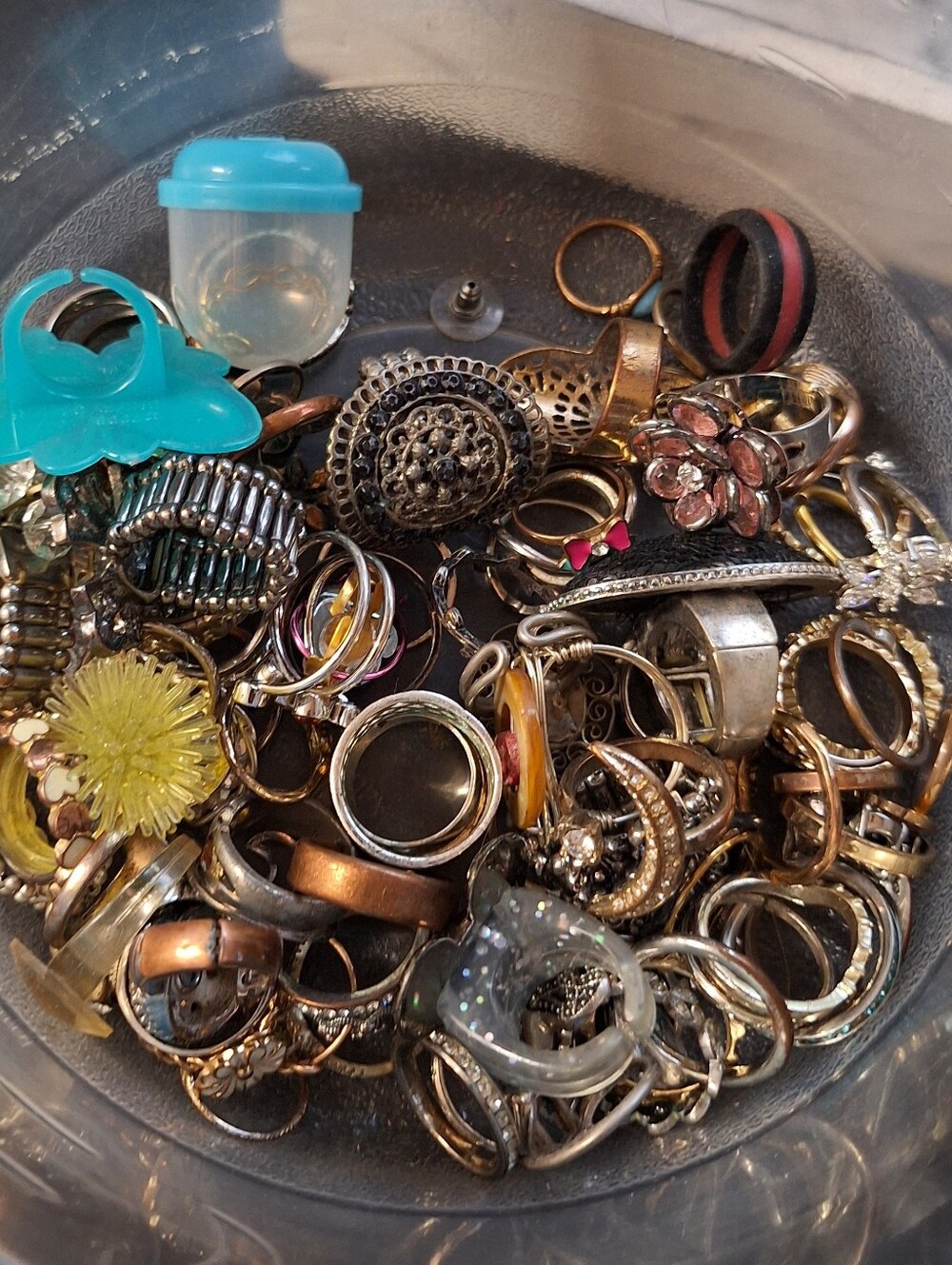 Lot Vintage to Now Used Rings 93 Count Adjustable Stretchy Lia Sophia